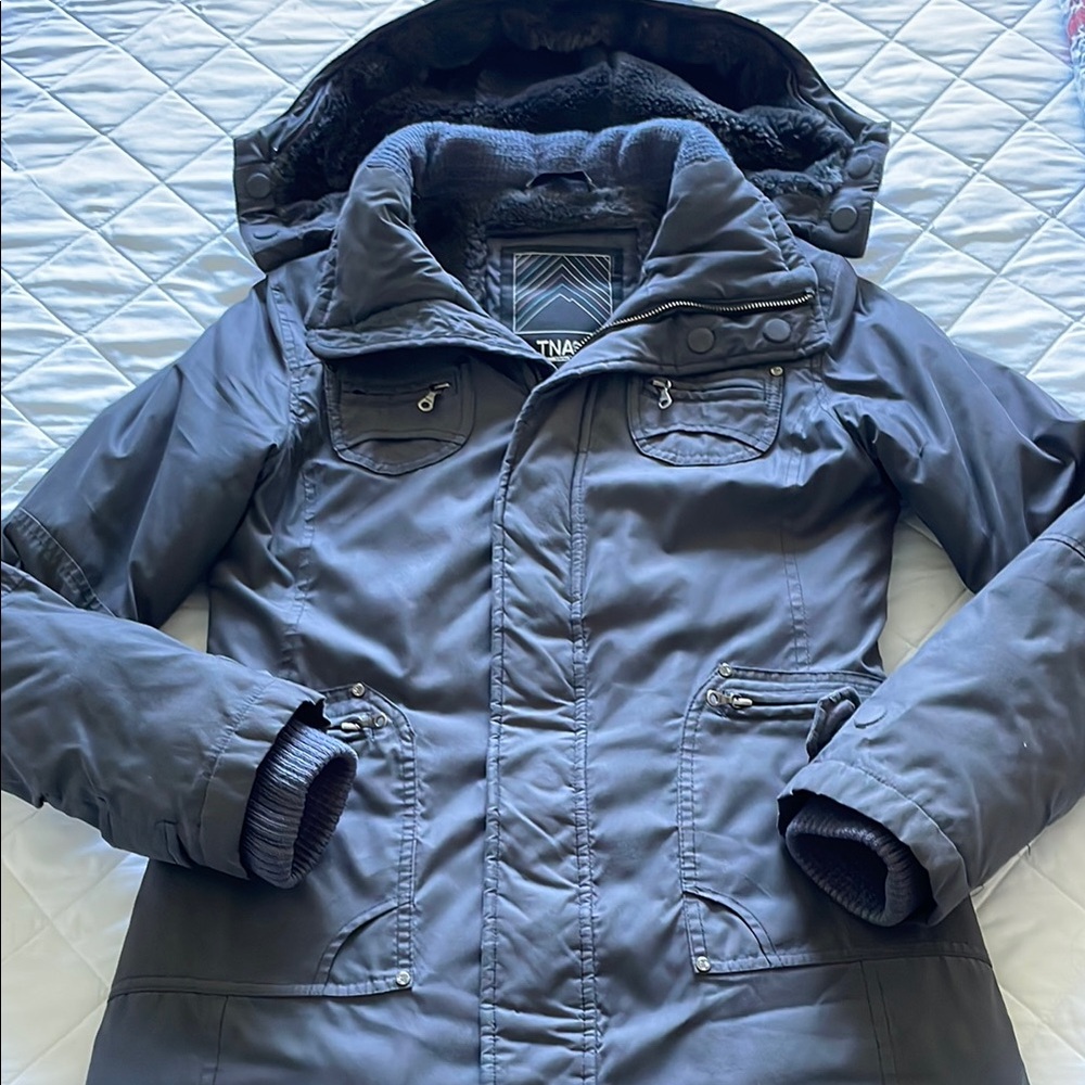 TNA Quartz Hill Parka size Small